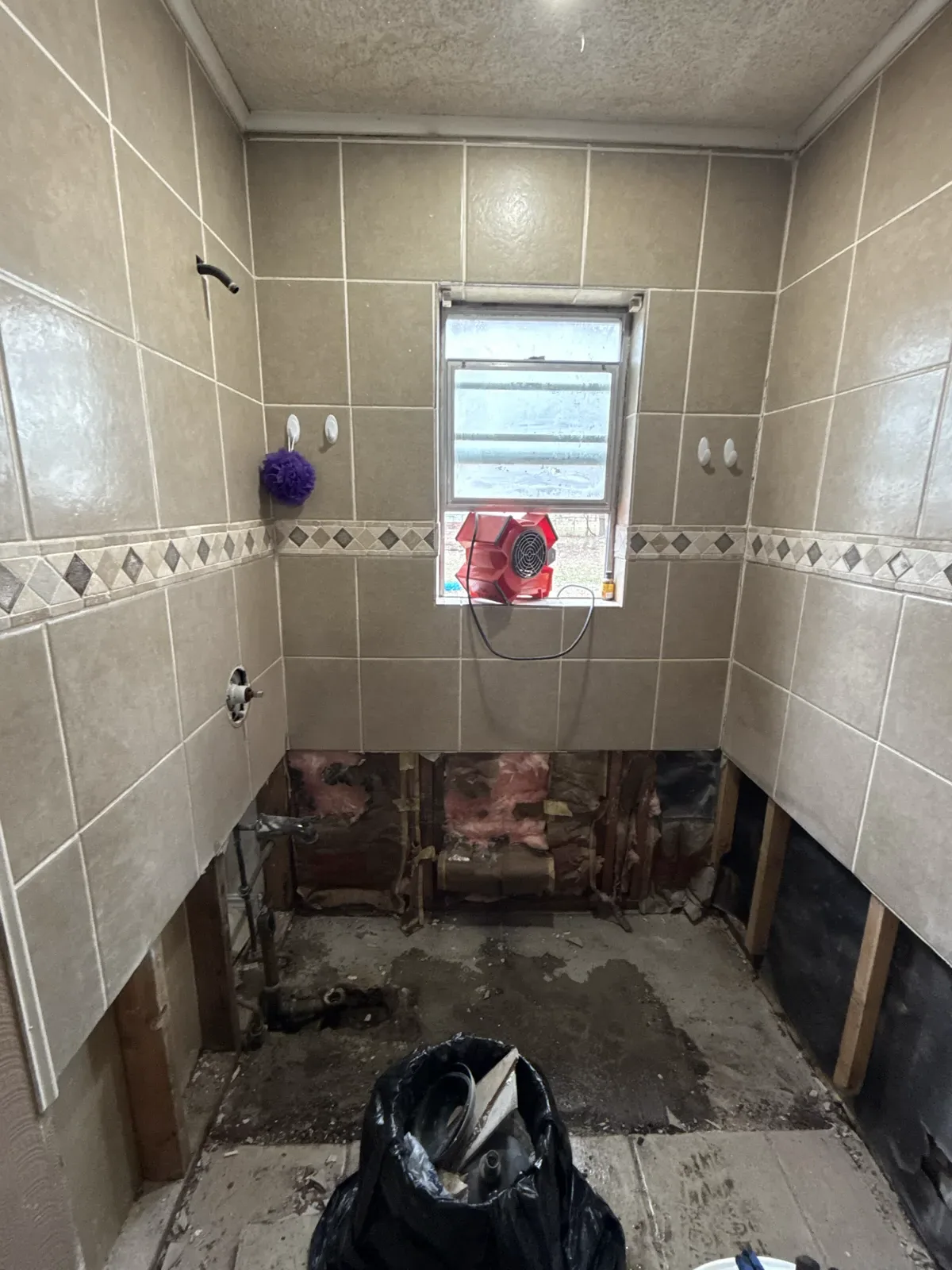 Tub Replacement — before — Service Pros, Tulsa metro Oklahoma