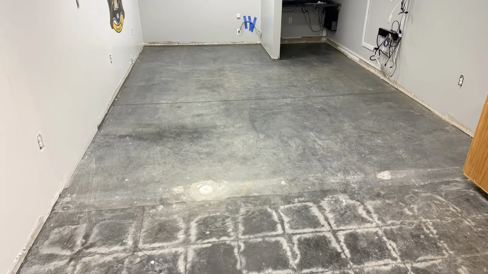 Slip Resistant Epoxy Flake — before — Service Pros, Tulsa metro Oklahoma